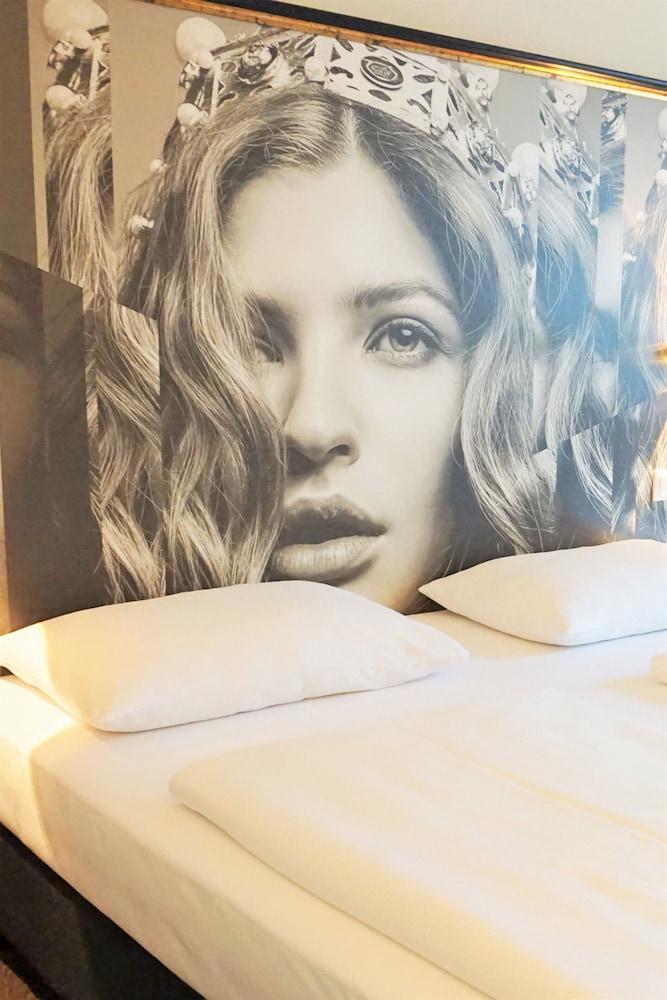 Calmo Hotel